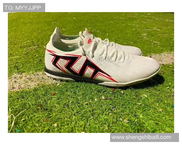 足球明星鞋码揭秘如何选择合适的足球鞋尺寸提升比赛表现