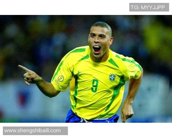 足球明星帅气照片背后的真实故事与魅力揭秘